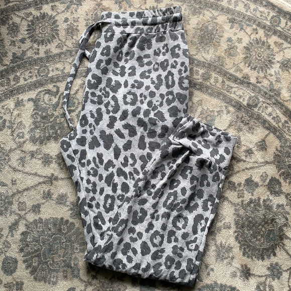 Gilli Sweatpants - Picture 2 of 5